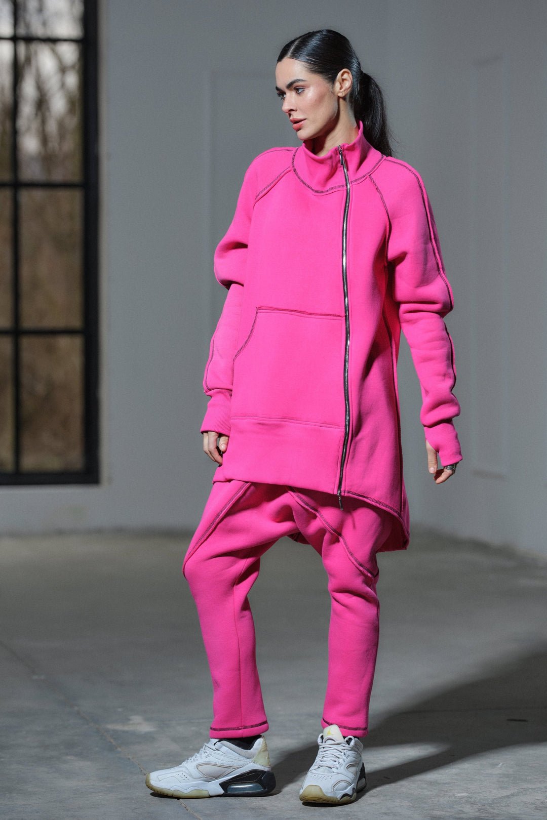Asymmetrical cotton tracksuit set in fuchsia color