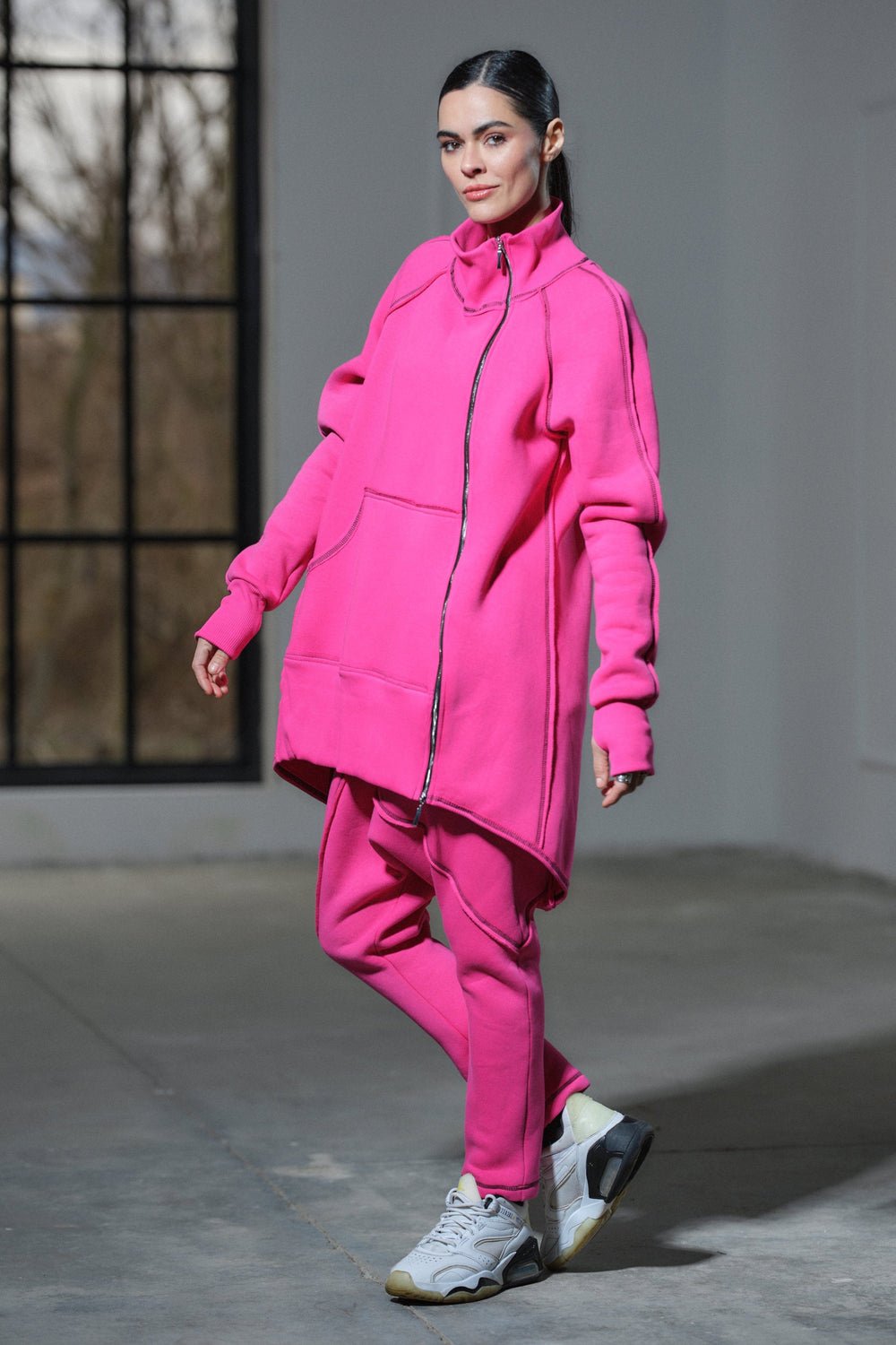 Asymmetrical cotton tracksuit set in fuchsia color