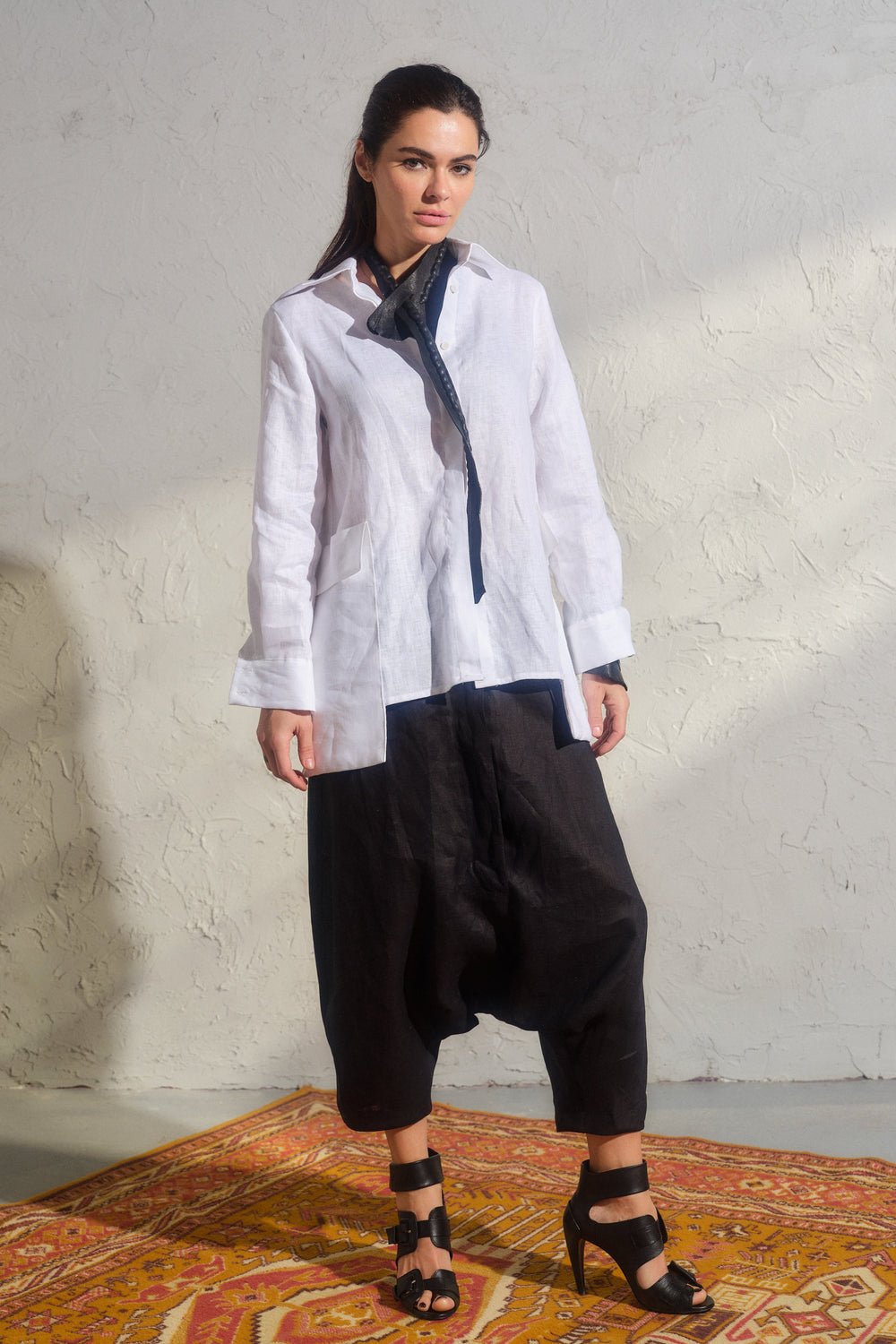 Women's Long Sleeve White Linen bare Back Shirt