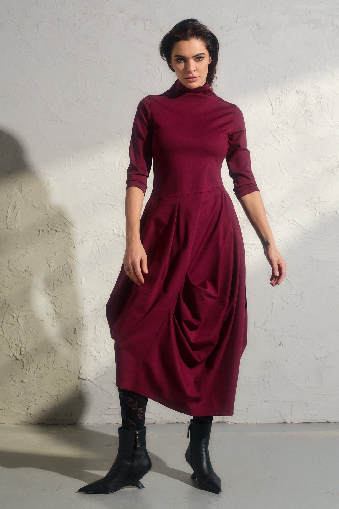 Avant garde viscose dress in burgundy 