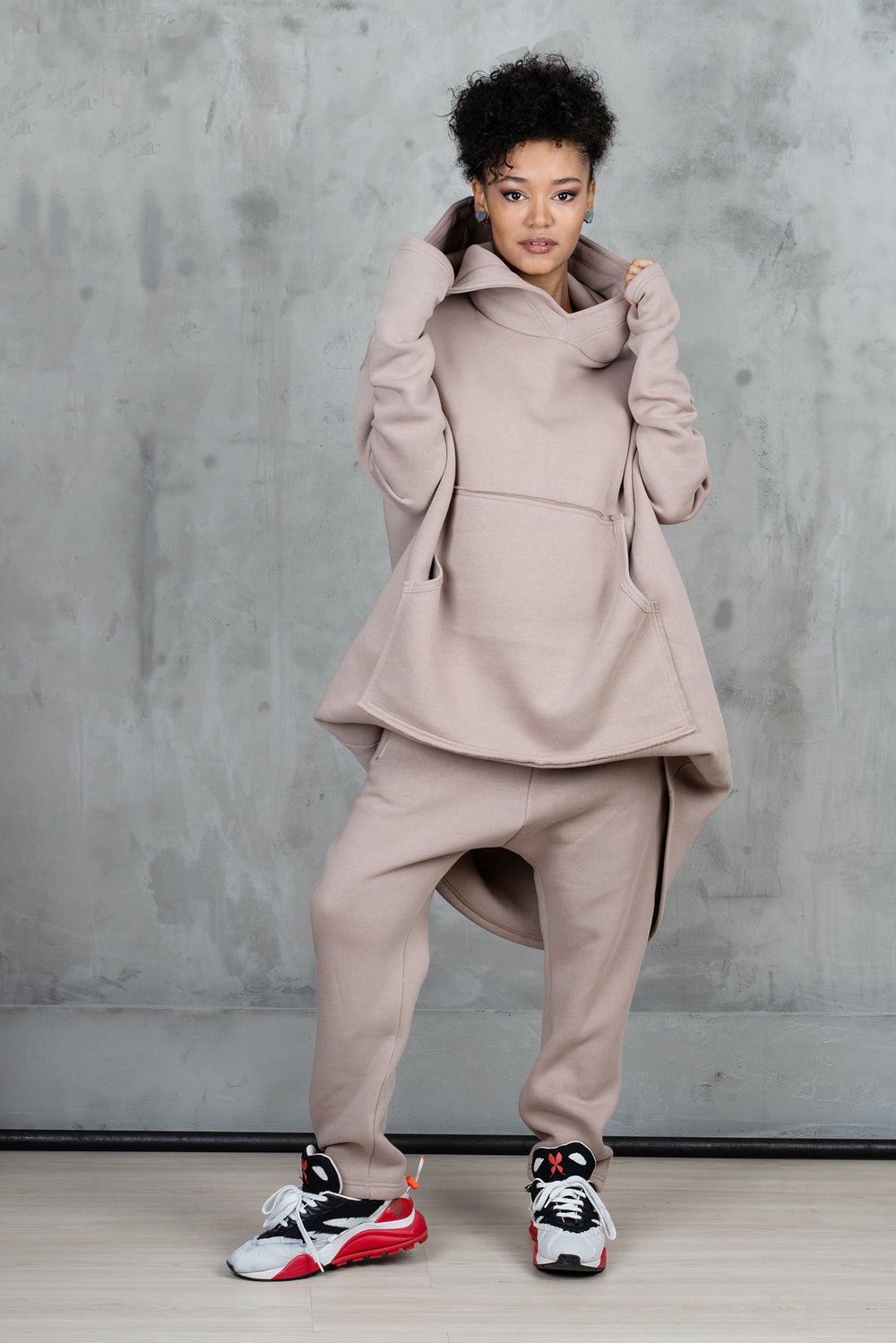 Asymmetrical activewear tracksuit set of sweatshirt and sweatpants